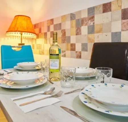 Near Picasso Museum Apartman